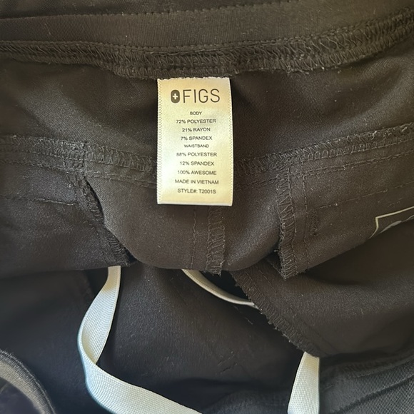 Figs Axim Cargo Scrub Pants Size Small Short - Picture 9 of 10